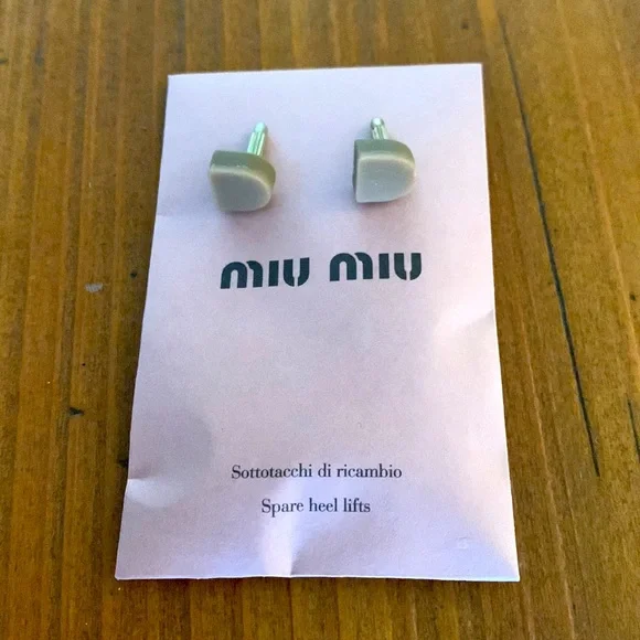 1 pair NEW MIU MIU tan womens spare heel lifts tips - Picture 3 of 3